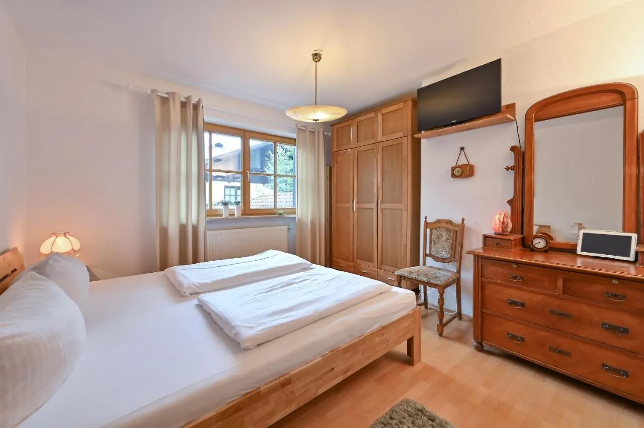 Ferienwohnung 50er Vintage Flair Füssen Apartment